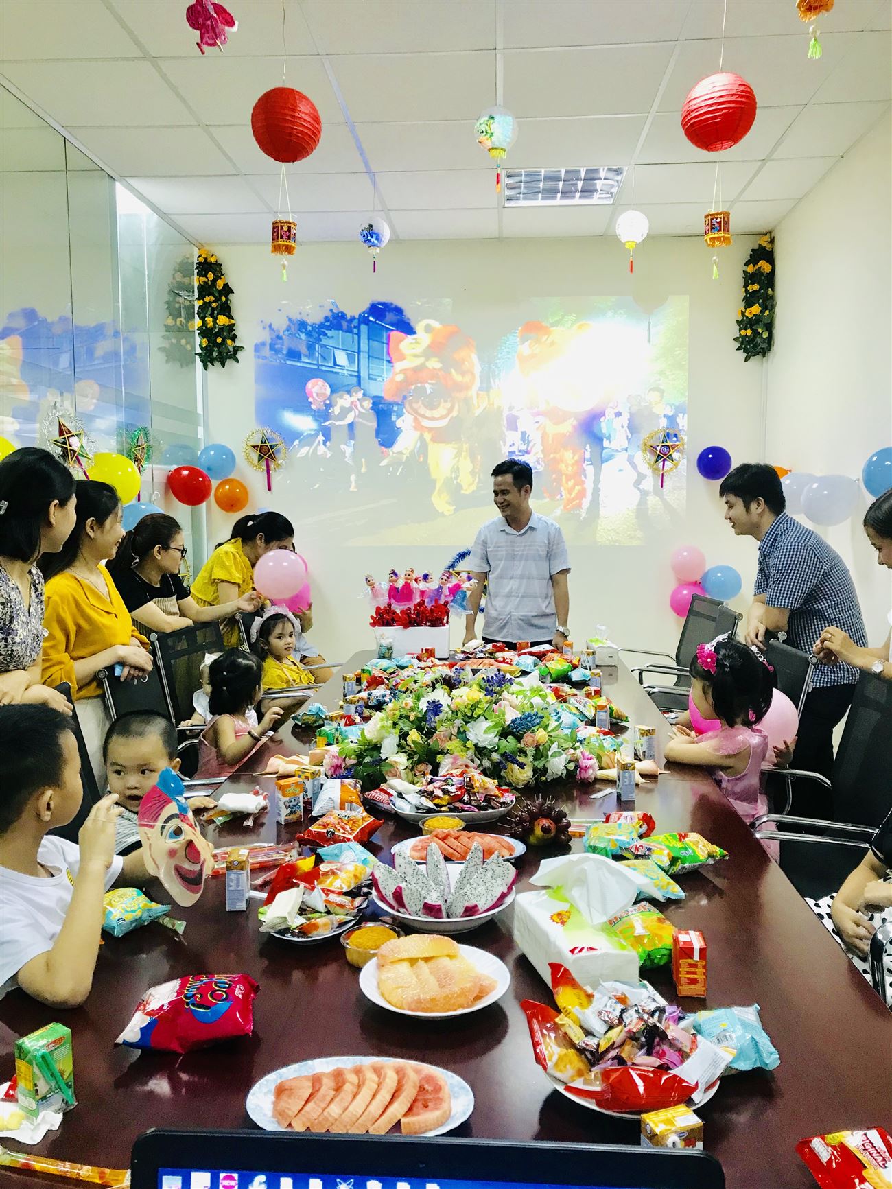 Tổ chức Tết Trung thu cho con em người lao động